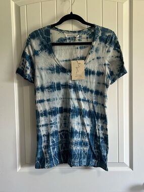 Groceries Apparel V Neck Tie Dye Shirt Large Organic Cotton Veggie Dye Non GMO